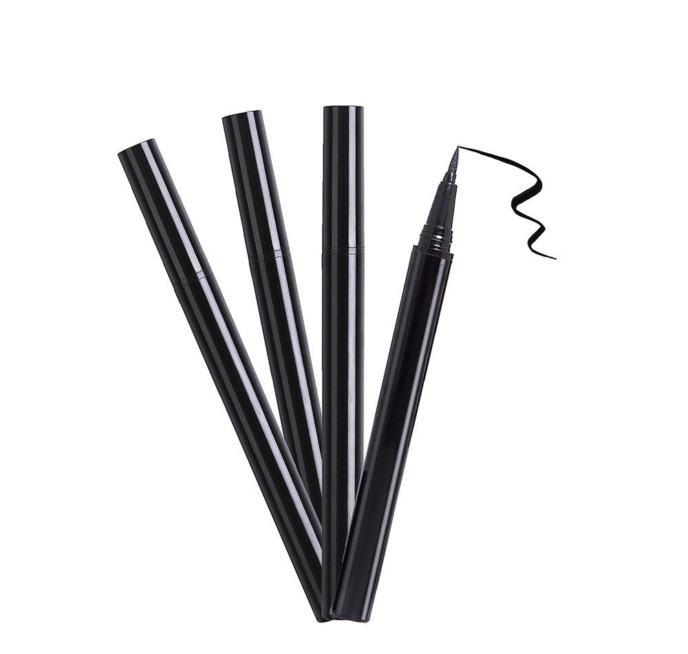 Self-adhesive eyeliner